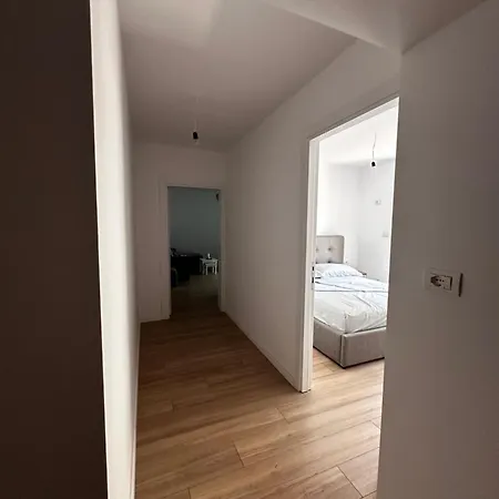 Apartment Center Jon Tirana