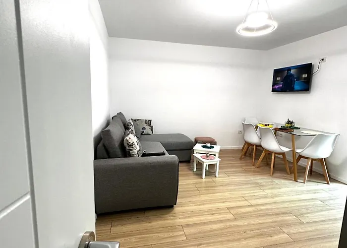 Center Jon Apartment *